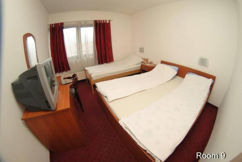 Motel Bella Italia Илиджа Экстерьер фото